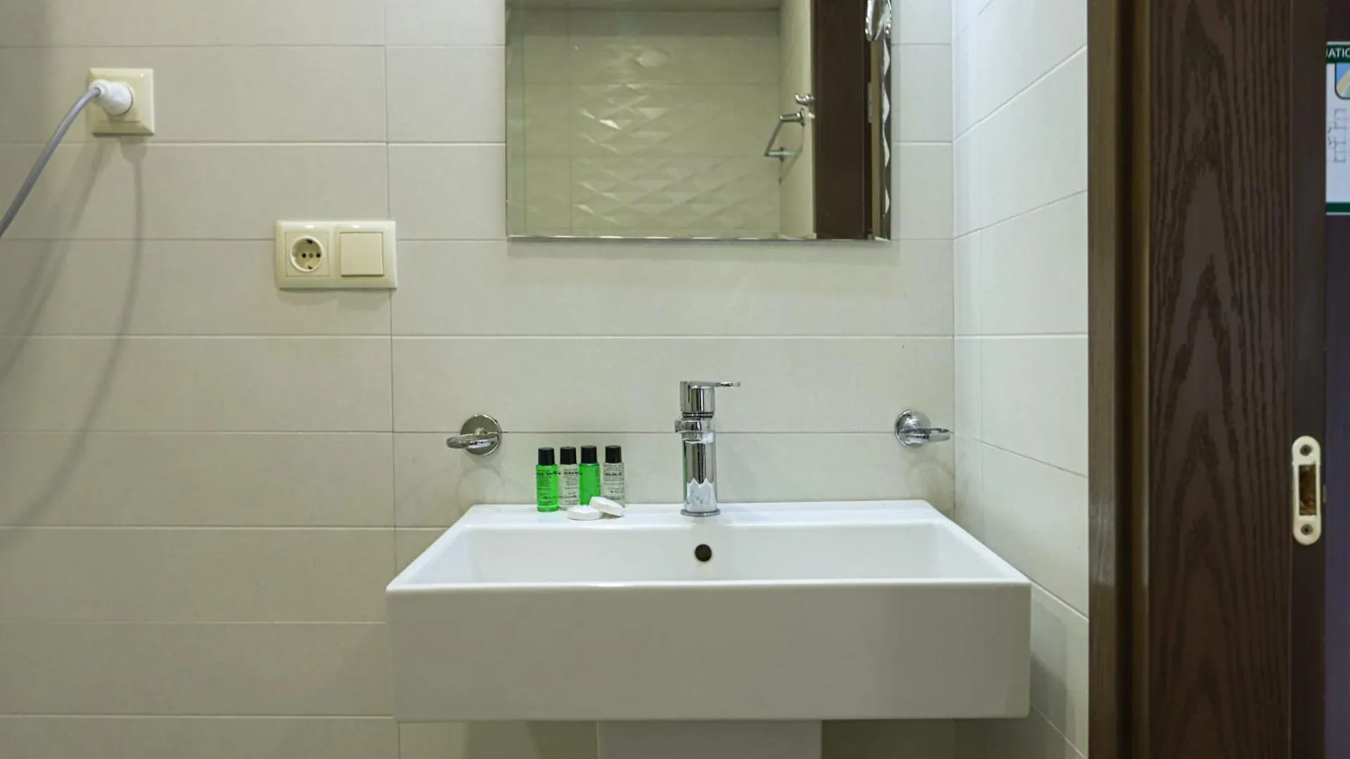 Comfy And Modern Studio Apartment In The Center Of 巴统