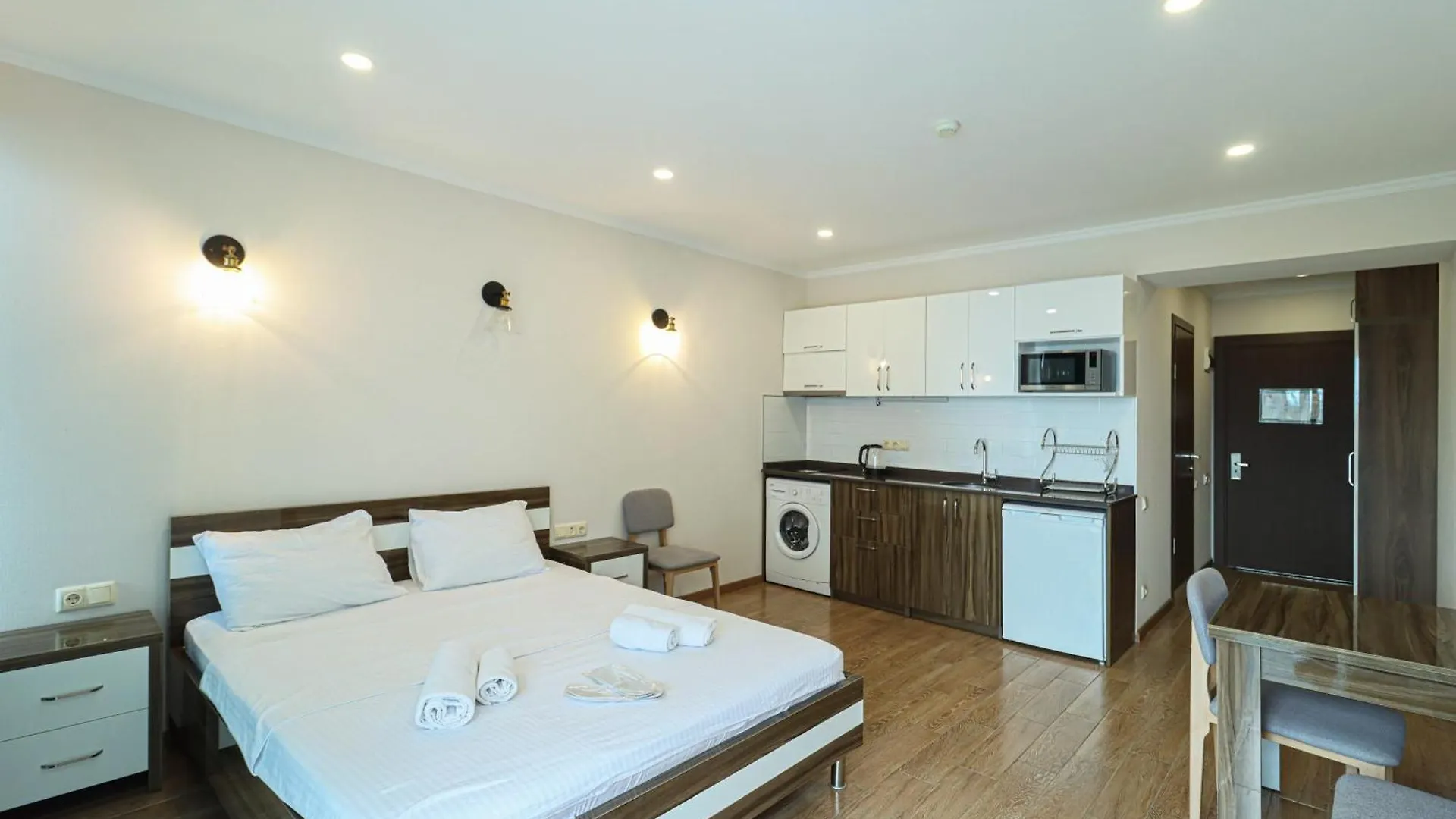 Comfy And Modern Studio Apartment In The Center Of 巴统 格鲁吉亚